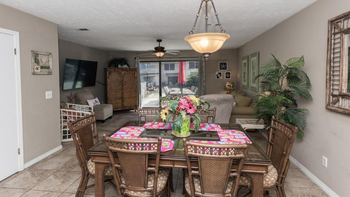 2 Bd 2 And Half Ba Two Story Haven Pet Friendly With Golf Cart *